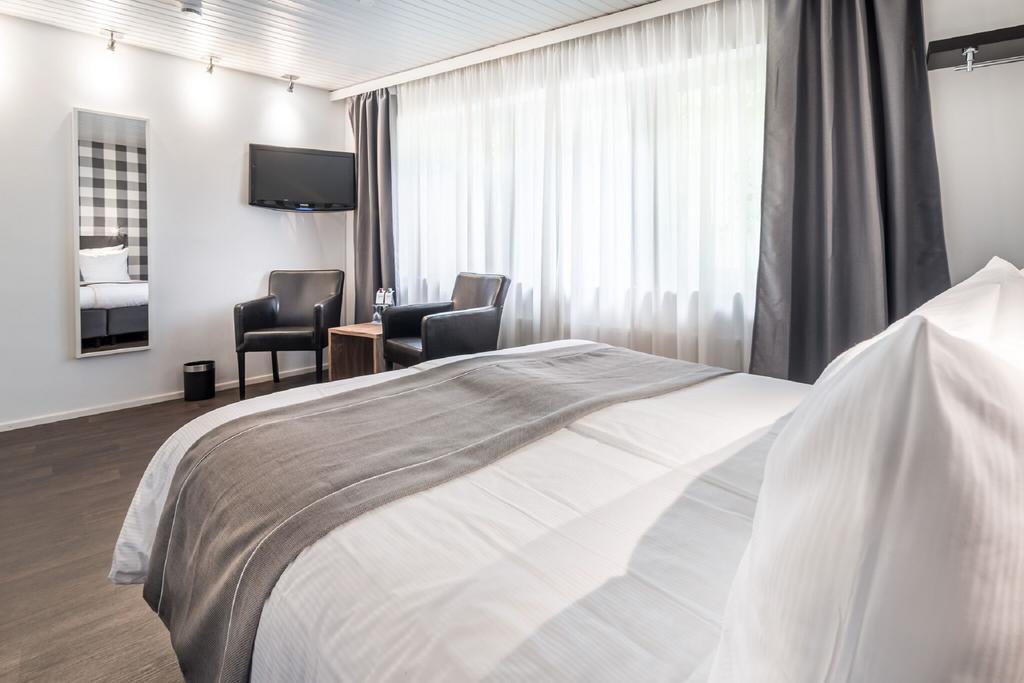 Kreuzblume Hotel & Restaurant Freiburg im Breisgau Pokoj fotografie